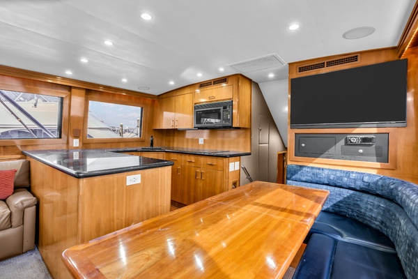 Brenda s III 55ft Hatteras Yacht For Sale