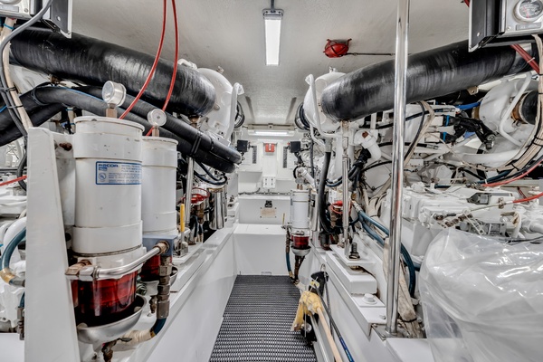 Brenda s III 55ft Hatteras Yacht For Sale