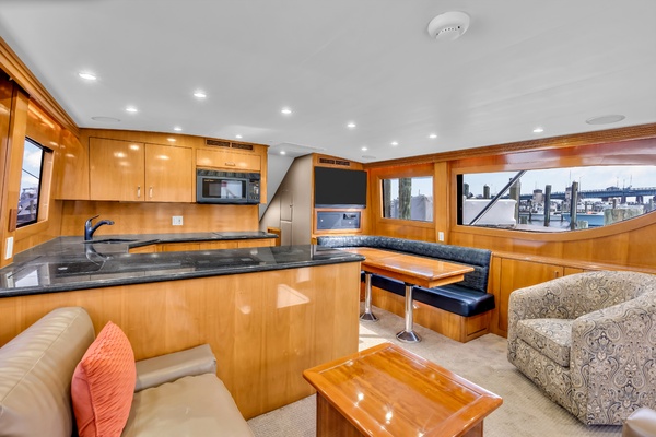 Brenda s III 55ft Hatteras Yacht For Sale