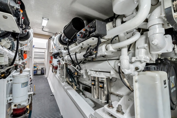 Brenda s III 55ft Hatteras Yacht For Sale