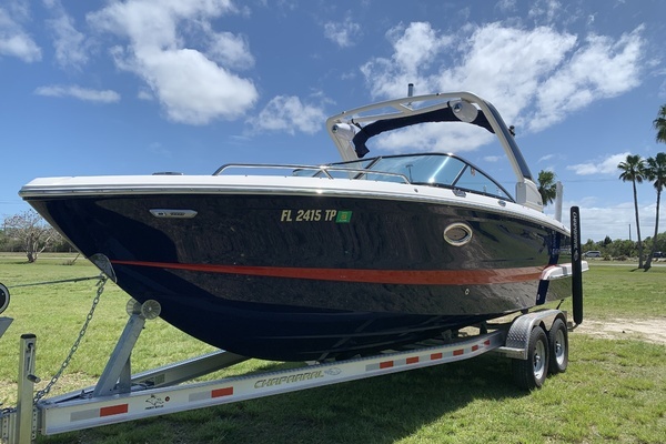 Photo of the 2023 Chaparral 270 OSX