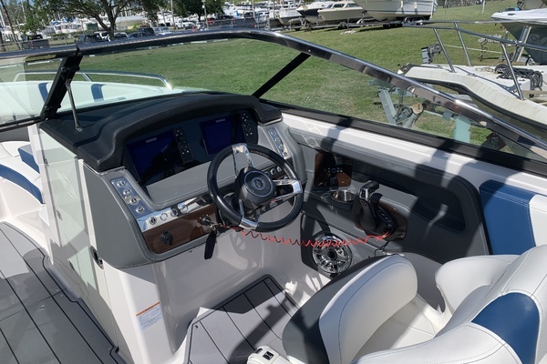 Photo of the 2023 Chaparral 270 OSX