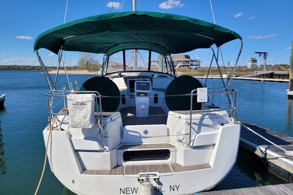 Photo of the 2017 Jeanneau Sun Odyssey 44 DS "Lifeline"
