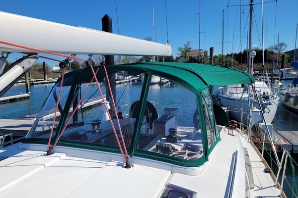Photo of the 2017 Jeanneau Sun Odyssey 44 DS "Lifeline"