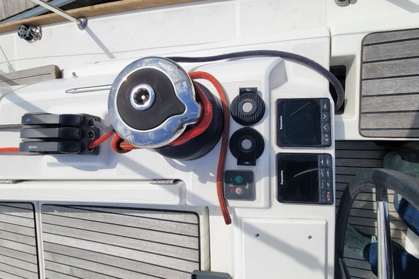 Lifeline 44ft Jeanneau Yacht For Sale