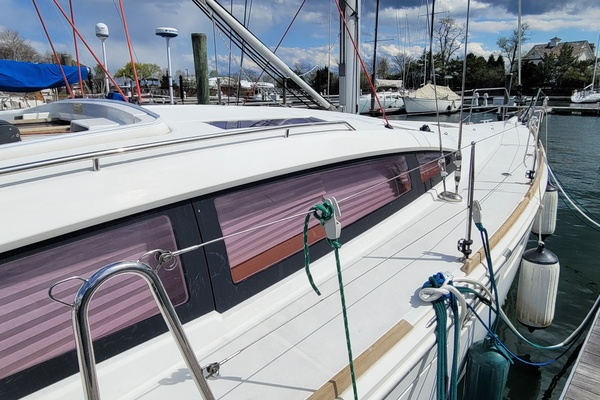 Lifeline 44ft Jeanneau Yacht For Sale