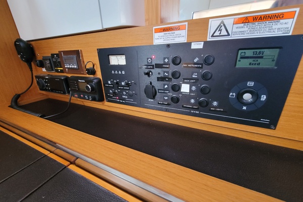 Lifeline 44ft Jeanneau Yacht For Sale