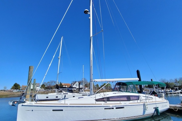 2017 Jeanneau Sun Odyssey 44 DS