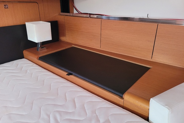 Lifeline 44ft Jeanneau Yacht For Sale