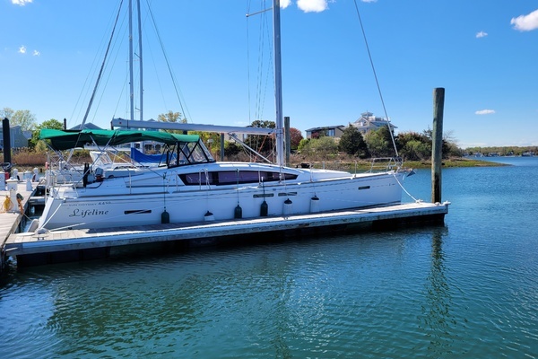 Photo of the 2017 Jeanneau Sun Odyssey 44 DS "Lifeline"