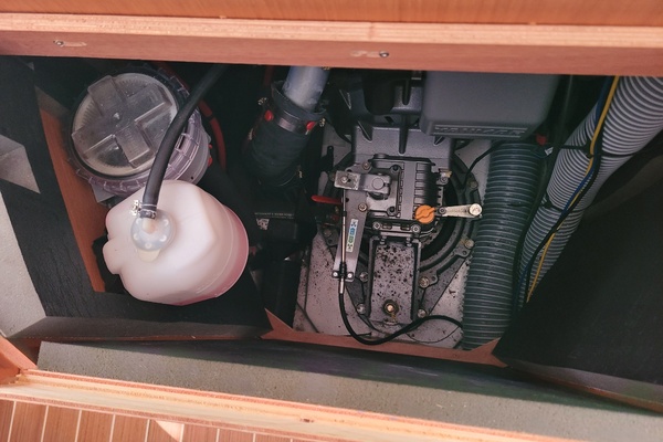 Lifeline 44ft Jeanneau Yacht For Sale