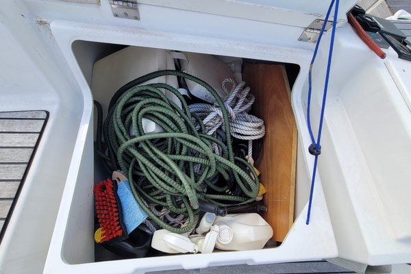 Lifeline 44ft Jeanneau Yacht For Sale