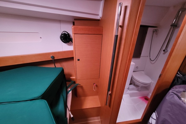 Lifeline 44ft Jeanneau Yacht For Sale