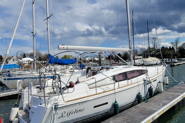 Lifeline 44ft Jeanneau Yacht For Sale