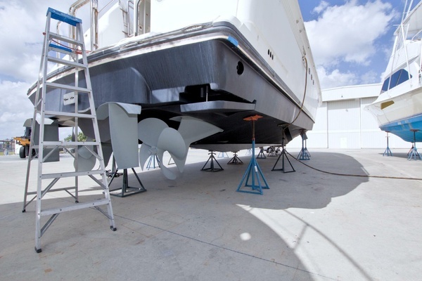1998 Lazzara Yachts 76