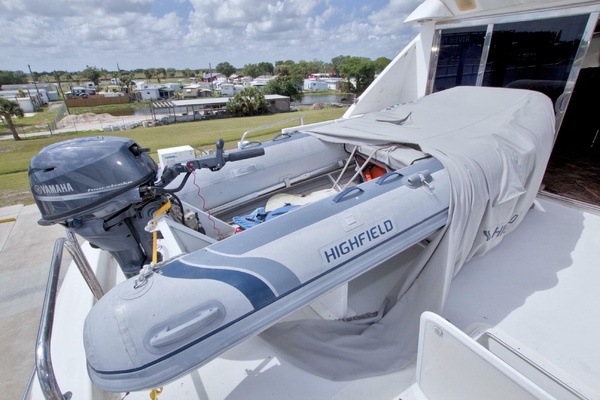 1998 Lazzara Yachts 76