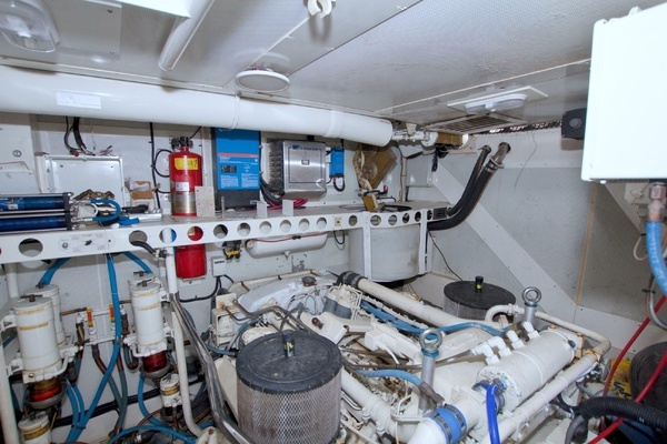 1998 Lazzara Yachts 76