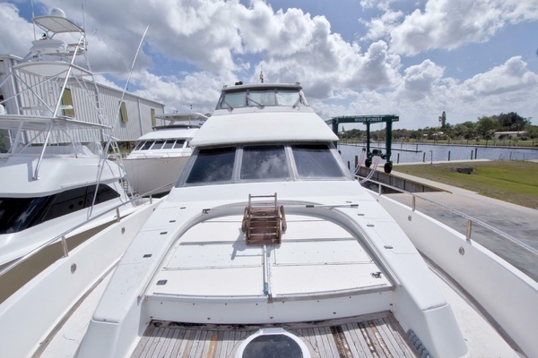 1998 Lazzara Yachts 76