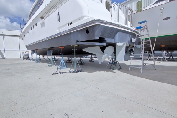 1998 Lazzara Yachts 76