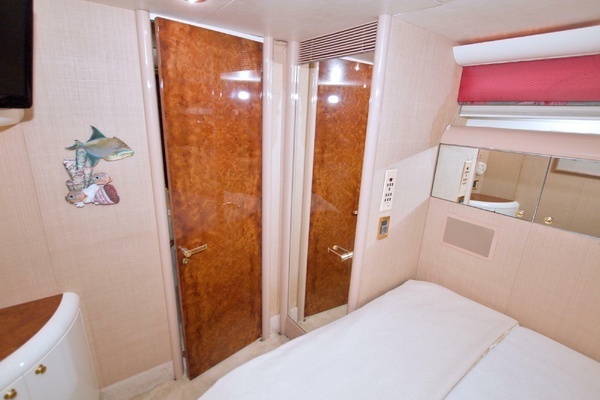 1998 Lazzara Yachts 76