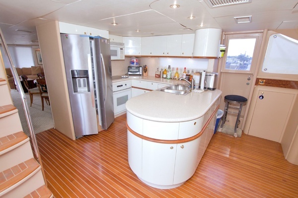 1998 Lazzara Yachts 76