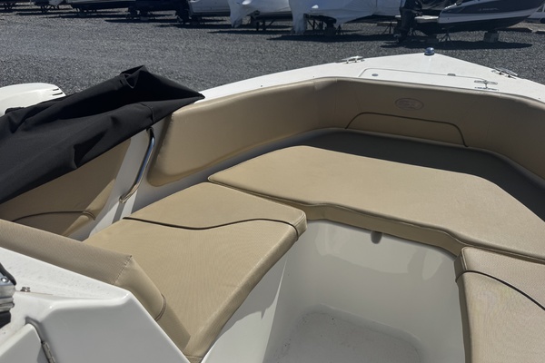 23ft Sea Hunt Yacht For Sale