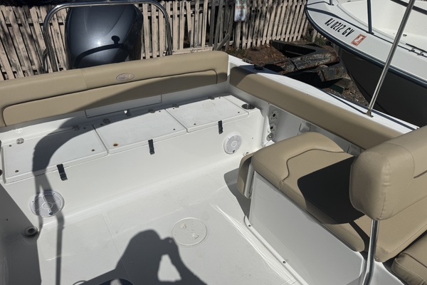 23ft Sea Hunt Yacht For Sale