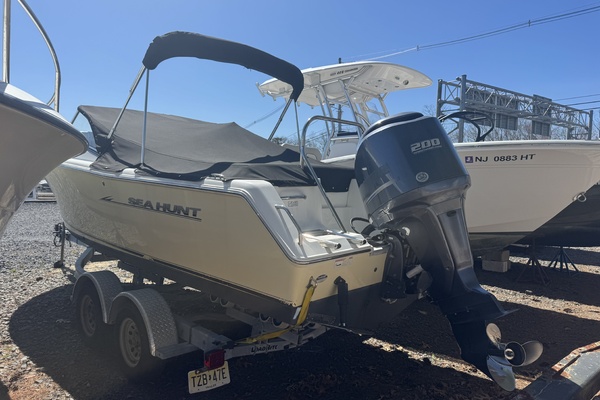 23ft Sea Hunt Yacht For Sale