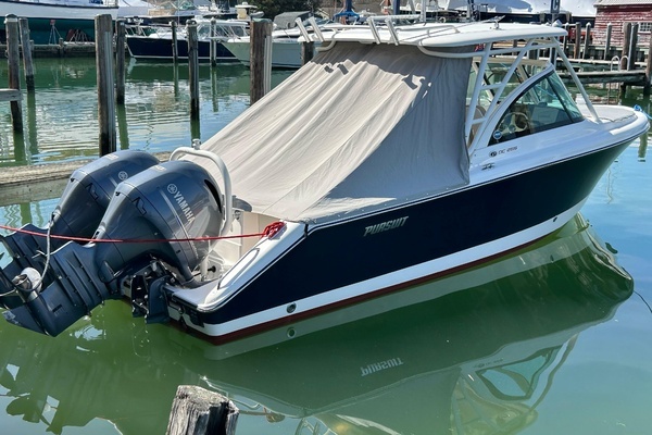 Photo of the 2016 Pursuit DC 265 Dual Console