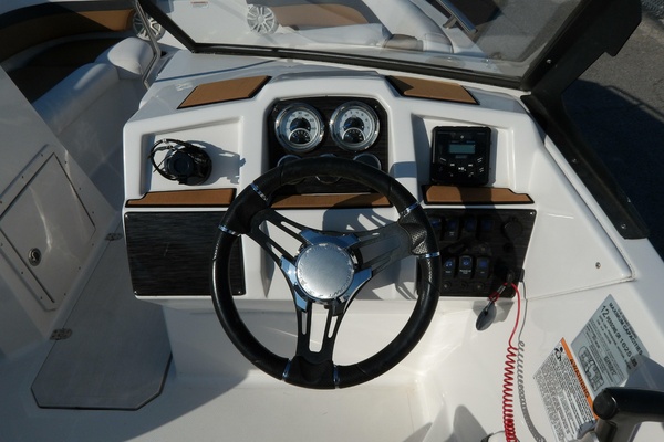 19ft Starcraft Yacht For Sale