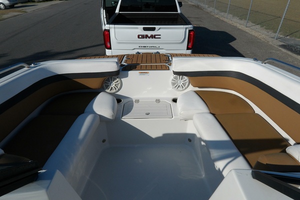 19ft Starcraft Yacht For Sale