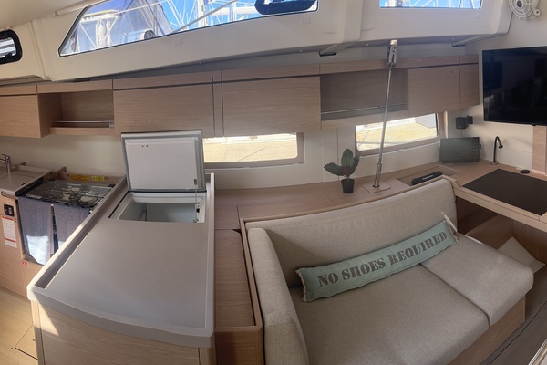 Pretender 46ft Beneteau Yacht For Sale