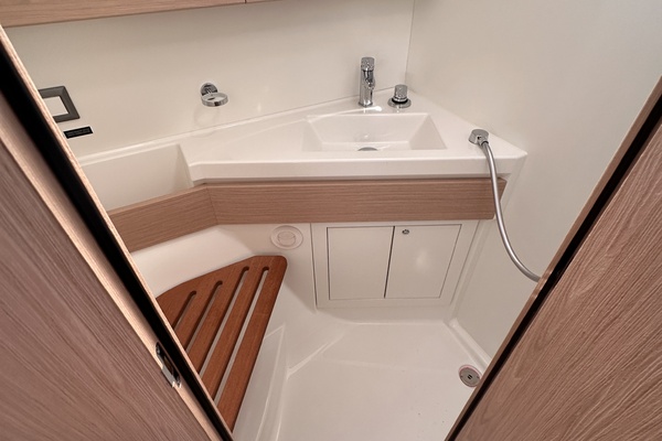 Pretender 46ft Beneteau Yacht For Sale