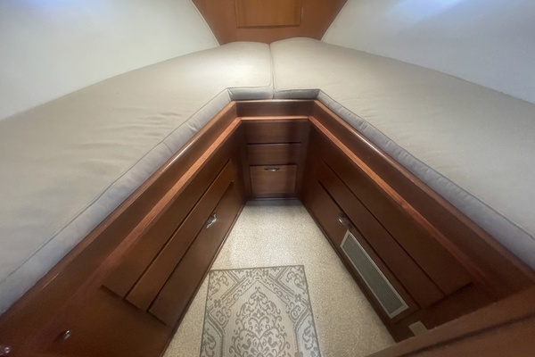 Dolphin II 34ft Hatteras Yacht For Sale
