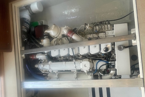 Dolphin II 34ft Hatteras Yacht For Sale