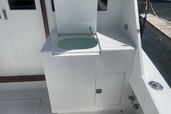 Dolphin II 34ft Hatteras Yacht For Sale