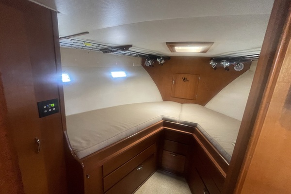 Dolphin II 34ft Hatteras Yacht For Sale