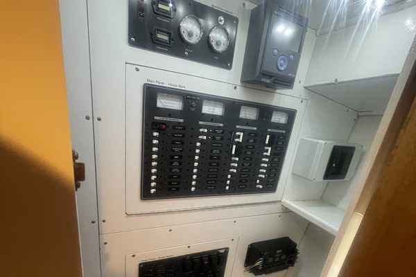 Dolphin II 34ft Hatteras Yacht For Sale