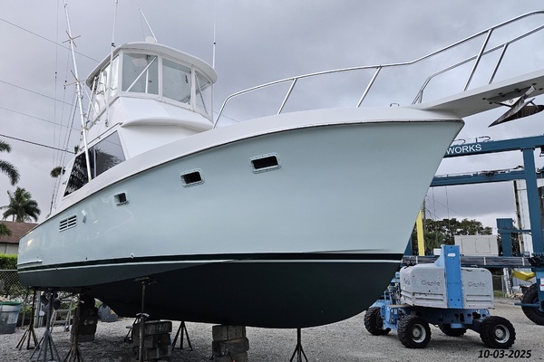 Dolphin II 34ft Hatteras Yacht For Sale