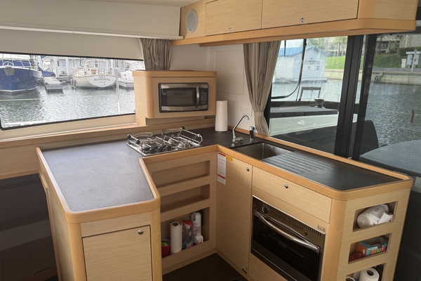 Moonlight Lady 42ft Lagoon Yacht For Sale