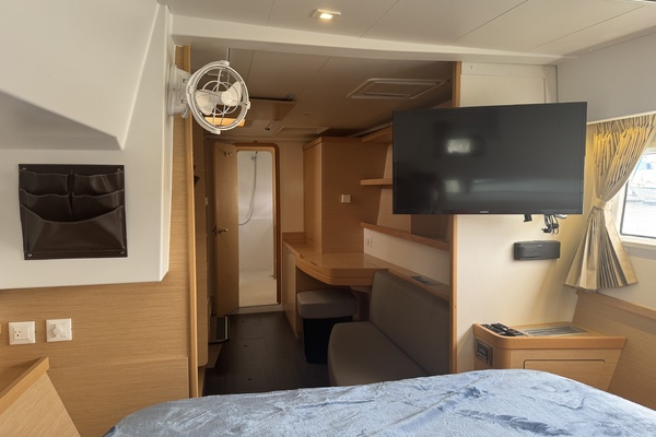 Moonlight Lady 42ft Lagoon Yacht For Sale