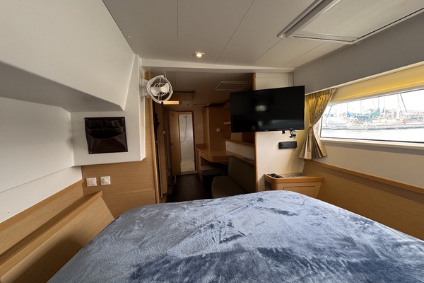 Moonlight Lady 42ft Lagoon Yacht For Sale