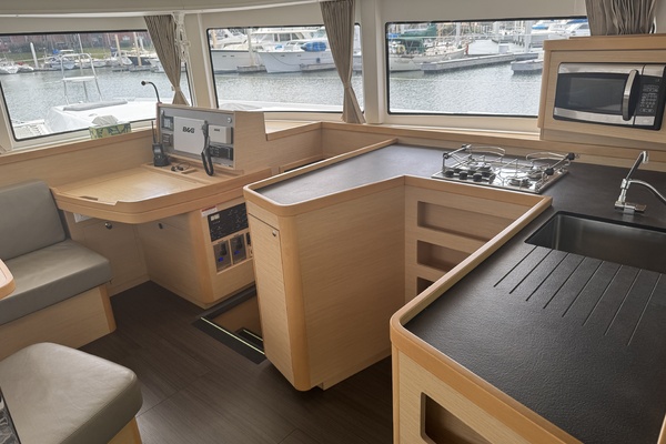 Moonlight Lady 42ft Lagoon Yacht For Sale