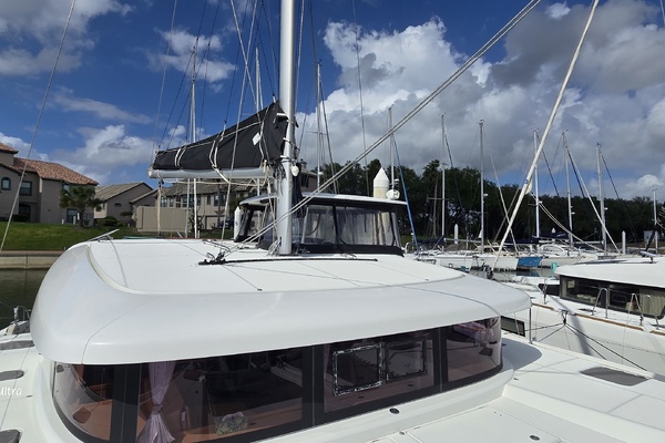 Moonlight Lady 42ft Lagoon Yacht For Sale