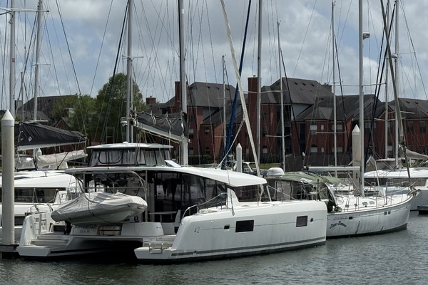 Moonlight Lady 42ft Lagoon Yacht For Sale