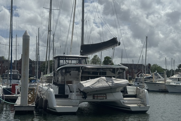 Moonlight Lady 42ft Lagoon Yacht For Sale