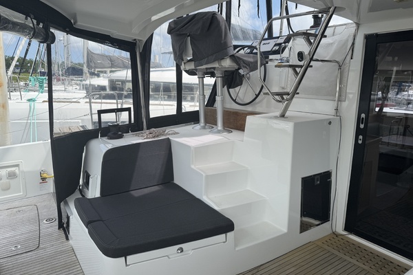 Moonlight Lady 42ft Lagoon Yacht For Sale
