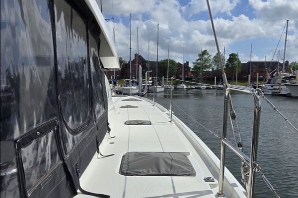 Moonlight Lady 42ft Lagoon Yacht For Sale