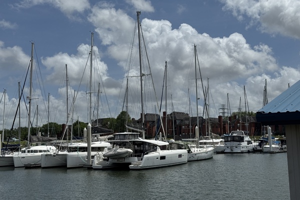 Moonlight Lady 42ft Lagoon Yacht For Sale