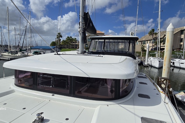 Moonlight Lady 42ft Lagoon Yacht For Sale